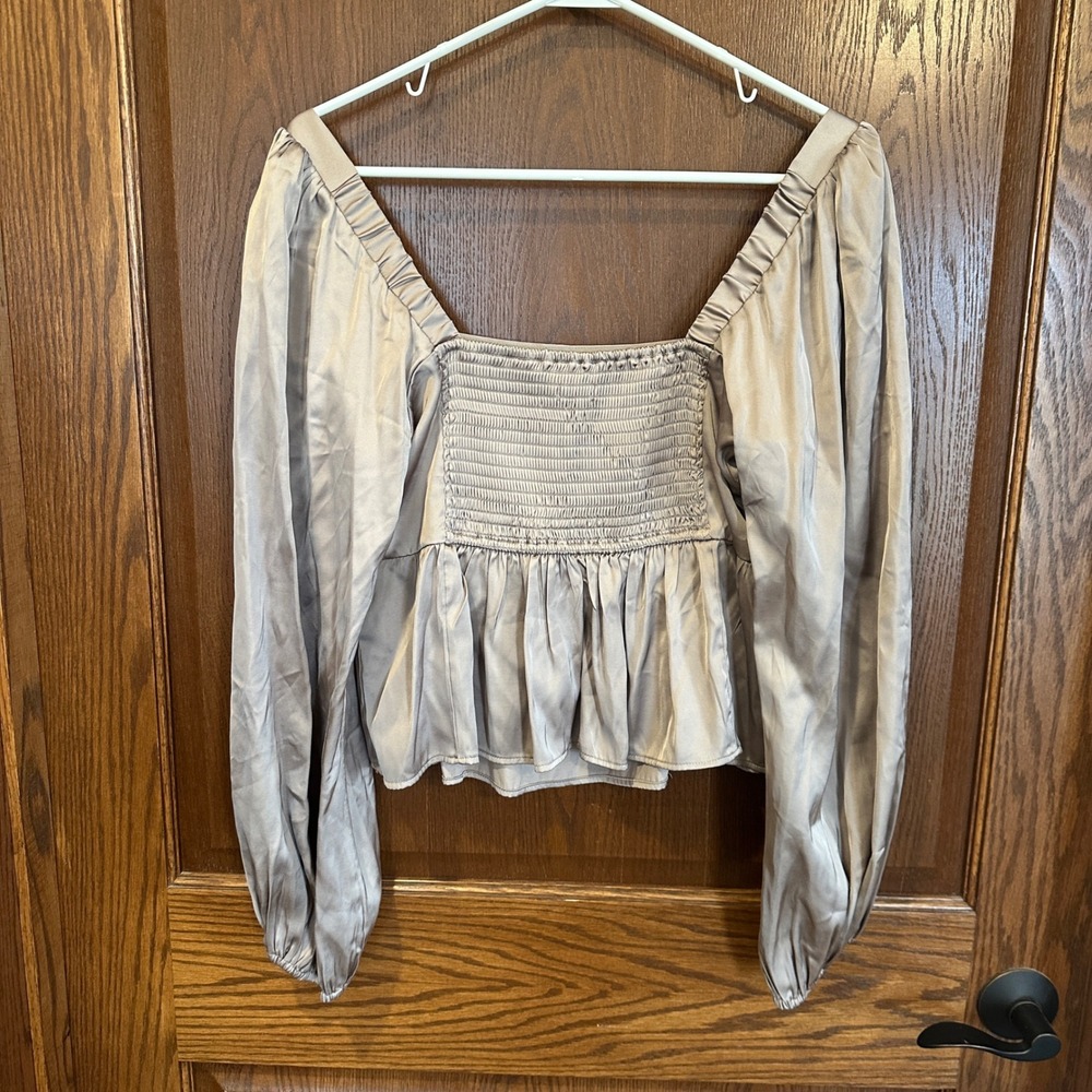 Abercrombie & Fitch Champagne Satin Pleated Square Neck Peplum Top Large L - Picture 6 of 7